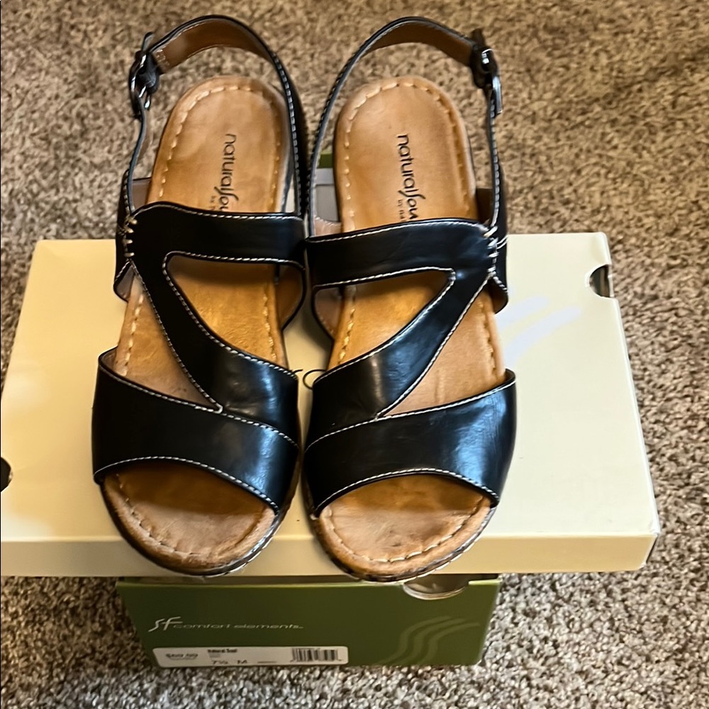 NaturalSoul by Naturalizer / Black Strappy Sandals / Size: 7-1/2 M